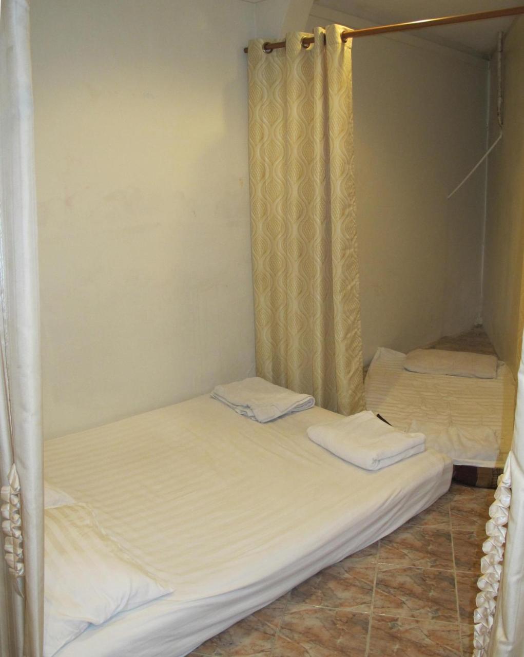 Bbb Inn Bangkok Bagian luar foto